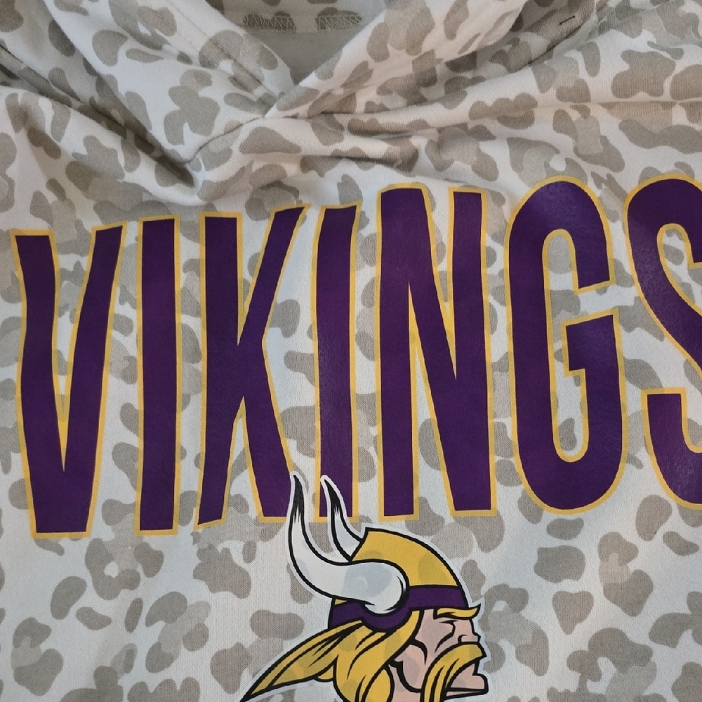 Vikings Women's Leopard Print Hoodie - Picture 2 of 4